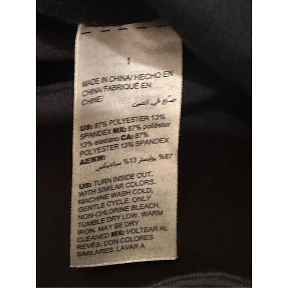 Great Condition Chicos ZENERGY Cargo Crop Pants Black Pull On Pants Comfy Lounge - Picture 6 of 8